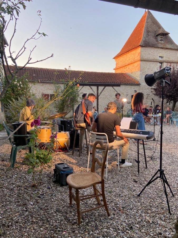 Domaine De Villot Hotel Sainte-Colombe-de-Villeneuve Exterior foto